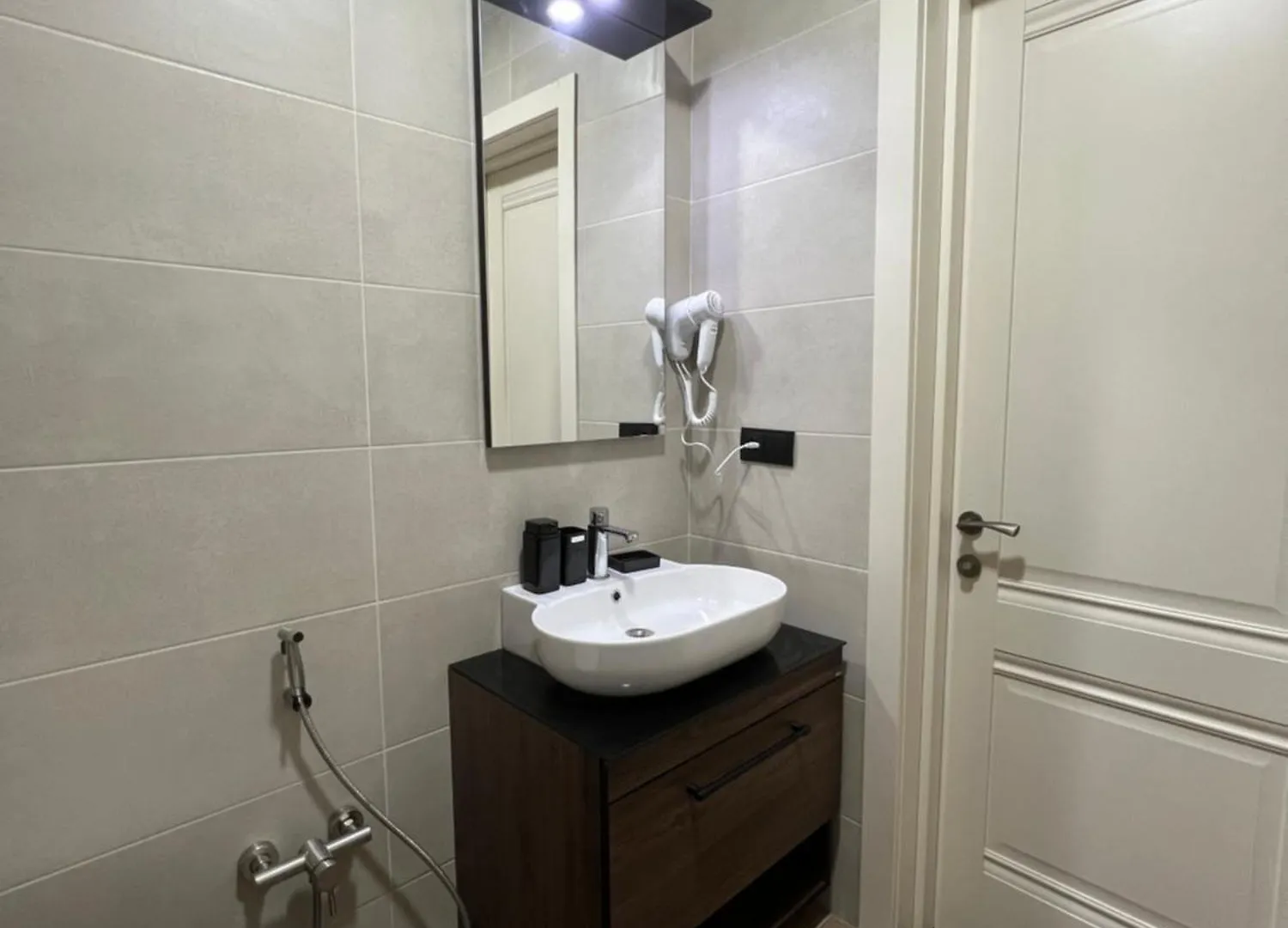 Feel Georgia - Private Villa With Pool , Garden, Bbq & Summer Kitchen In Batum