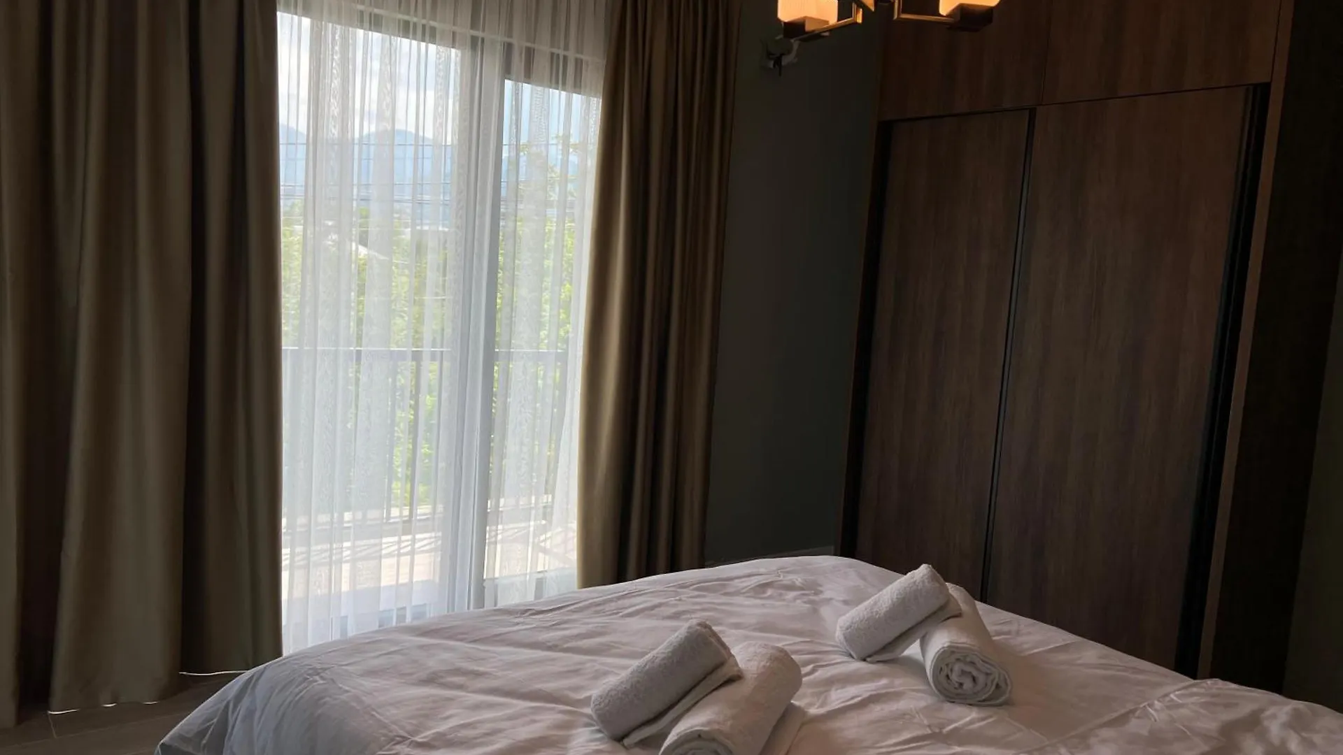 Feel Georgia - Private Villa With Pool , Garden, Bbq & Summer Kitchen In Batum