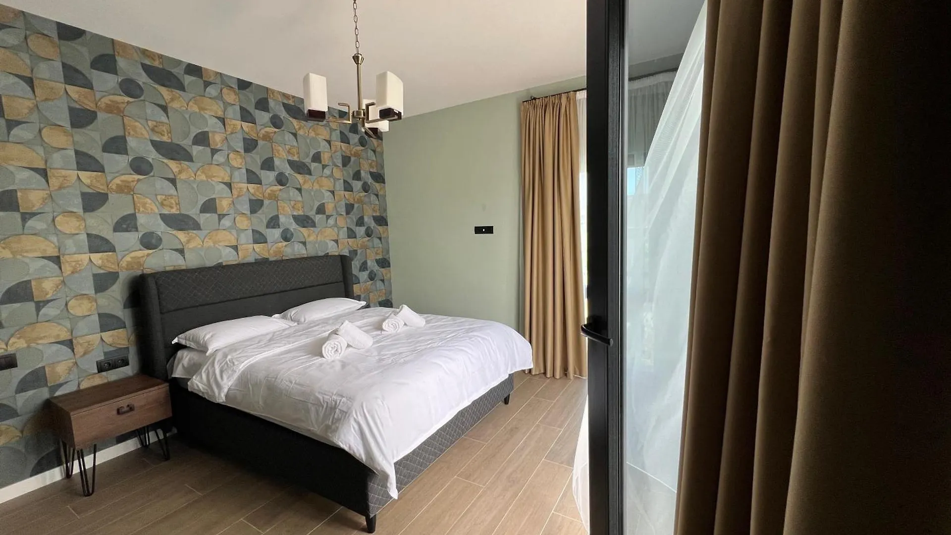 Feel Georgia - Private Villa With Pool , Garden, Bbq & Summer Kitchen In Batum